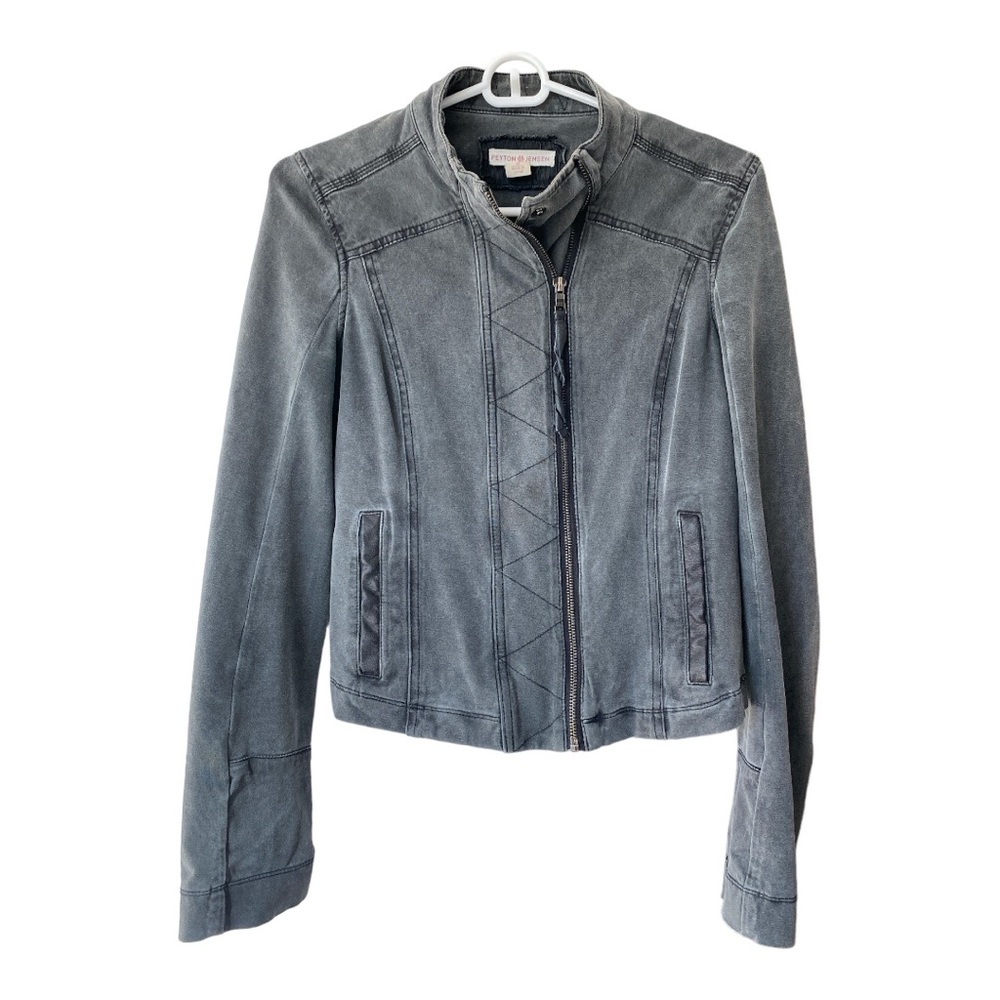 Peyton Jensen Evereve women’s gray jacket with leather accents and side pockets